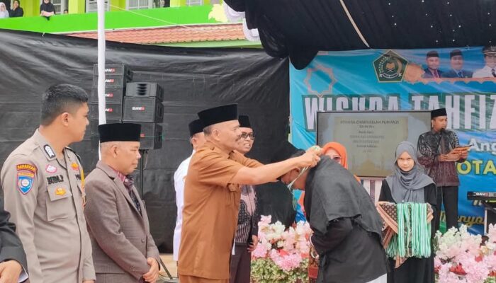 Pertahankan Hafalan 30 Juz, Dua Siswa MAN 2 Dihadiahi Umrah