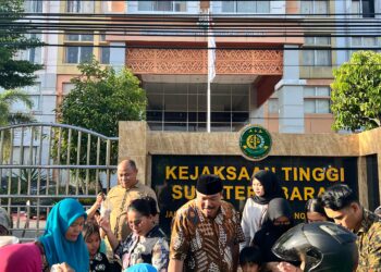 Kejati Sumbar Berbagi Takjil Selama Ramadan