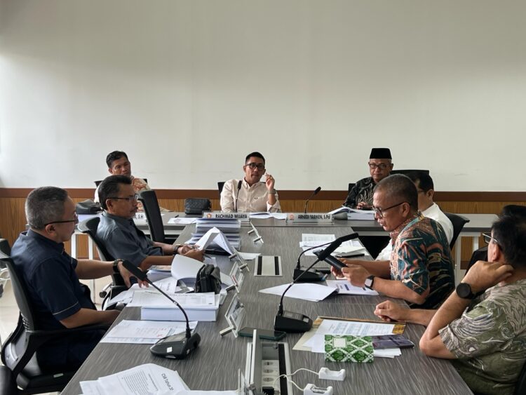 Pansus II DPRD Padang Bahas LKPJ 2024 Bersama 8 OPD Mitra Kerja. IST