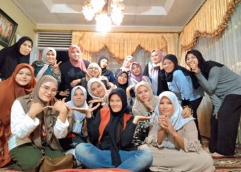 Buka Puasa Bersama Orang Tua Murid TK RA DW Kemenag Lubuk Buaya Meriah