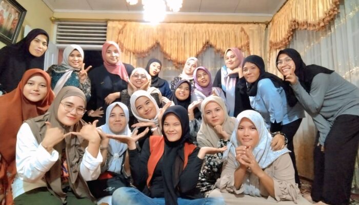 Buka Puasa Bersama Orang Tua Murid TK RA DW Kemenag Lubuk Buaya Meriah