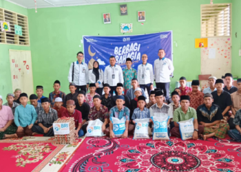Peduli di Bulan Ramadan, PNM Cabang Padang dan BRI Peduli Bagikan Sembako