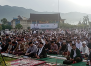 Khatib Hari Raya Idul Fitri di Balaikota Padang, Maigus : Jaga dan Perkokoh Iman