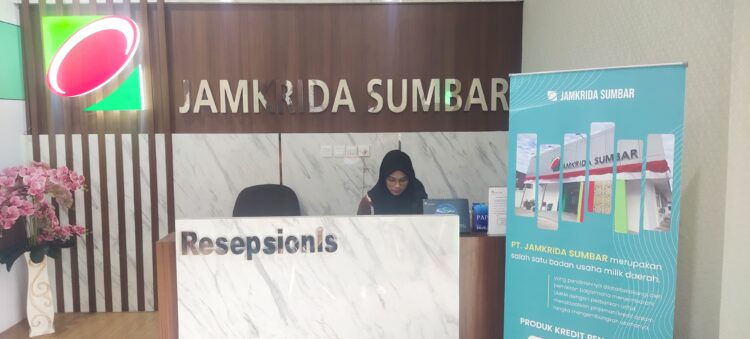 Sejak beroperasi pada 30 Agustus 2013, PT Jaminan Kredit Daerah (Jamkrida) Sumatera Barat telah membantu 88.647 pelaku Usaha Mikro, Kecil, dan Menengah (UMKM) mendapatkan permodalan AFRIANITA