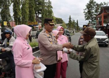 Berbagi Berkah Ramadhan, Polres Pasaman Bagikan Takjil Gratis