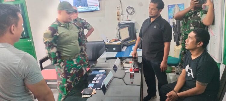 Unit Intel Kodim 0307 Tanah Datar  menangkap satu orang yang diduga sebagai pengedar dan pengguna narkotika jenis sabu-sabu di Kelurahan Pasar Usang, Kecamatan Padang Panjang Barat, Kamis (15/3). IST