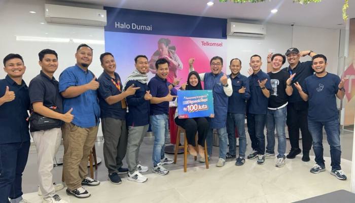 Pelanggan Telkomsel dari Kuantan Singingi Raih Grand Prize Rp100 Juta di Program Digosok Hepi