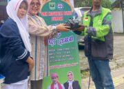 Melatih Kepedulian di Bulan Penuh Berkah, SMK Kesehatan Genus Sumbar Berbagi Takjil dan Sembako