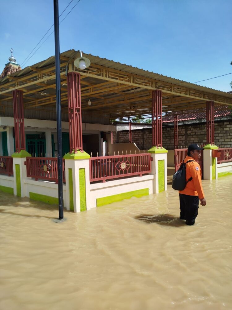 Potret dampak banjir yang mengakibatkan 653 unit rumah terendam di Kab. Pati, pada Minggu (16/3).
Sumber Foto: BPBD Kab. Pati