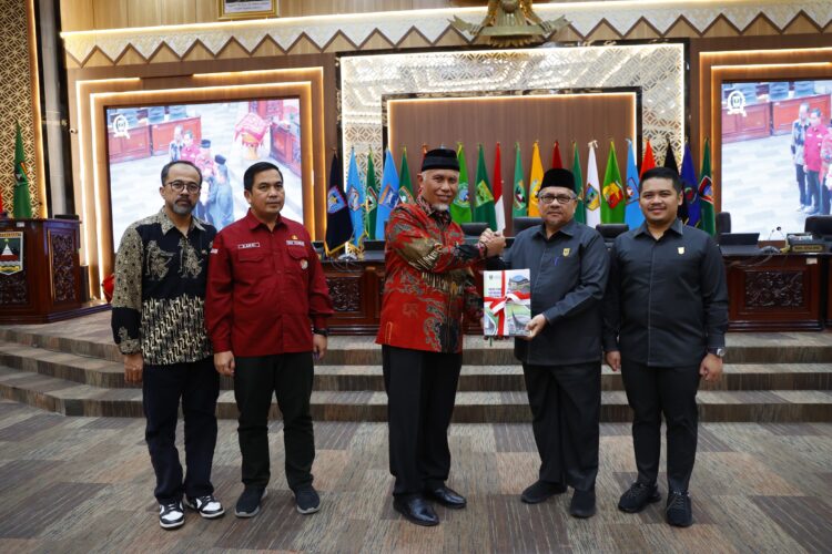 Rapat Paripurna Penyampaian Nota Pengantar Laporan Keterangan Pertanggungjawaban (LKPJ) Kepala Daerah Provinsi Sumatera Barat Tahun 2024. IST