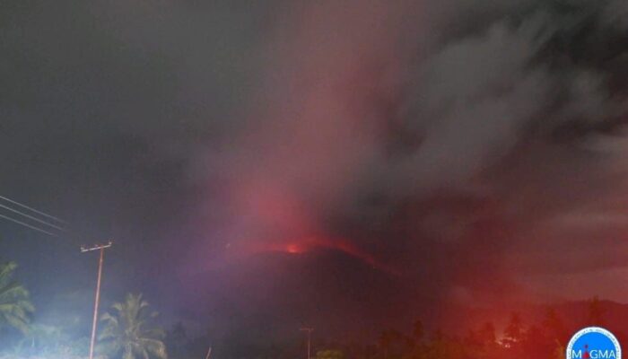 Status Gunung Lewotobi Laki-laki Dinaikkan ke Level IV (Awas)
