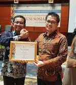 Kota Padang meraih penghargaan sebagai Kota Pionir Pembangunan Inklusi Sosial dengan Skor 3,6 dalam Indeks Inklusi Sosial Indonesia (IISI).