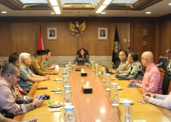 Dorong Sumbar Jadi Destinasi Prioritas Pariwisata, Irman Gusman dan Gubernur Mahyeldi Temui Menpar