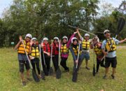 Perantau Nikmati Keseruan Wisata Arung Jeram Batang Anai