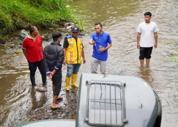 Warga Koto Katik Goro Bersama Bersihkan Sungai dan  Tepi Jalan