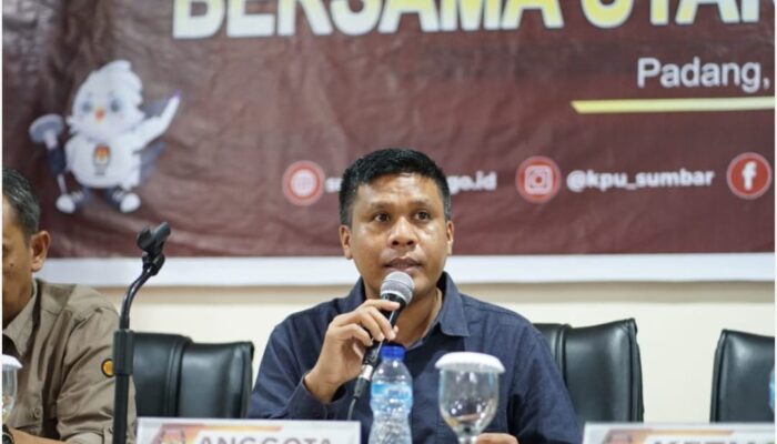 KPU Sumbar Kembalikan Rp23,2 M ke Kas Daerah
