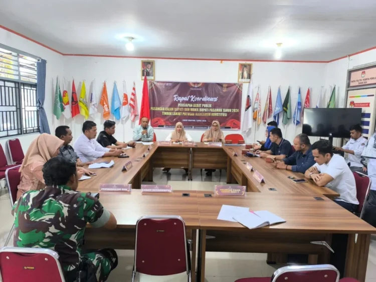 KPU Pasaman menggelar Rapat Koordinasi (Rakor) terkait persiapan Debat Publik Pasangan Calon (Paslon) Bupati dan Wakil Bupati Pasaman Tahun 2024. Kegiatan ini merupakan tindak lanjut dari Putusan MK RI yang memerintahkan pelaksanaan PSU di daerah tersebut. IST