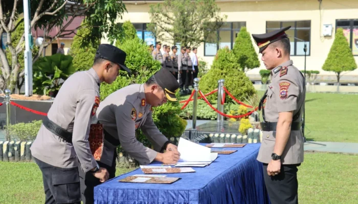 Kapolres Pasaman Barat Pimpin Sertijab PJU dan Kapolsek, Ini Daftarnya!