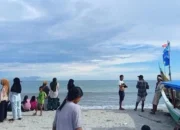 16 Pengunjung Terseret Ombak di Pantai Tiku Agam, 1 Meninggal, 2 Hilang