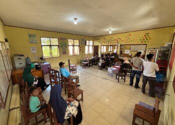 Masyarakat Antusias Datang ke TPS PSU Pasaman