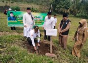 Hari Bumi, Kakankemenag Solsel dan Jajaran Tanam Matoa