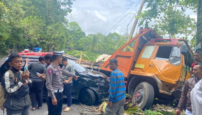 Kecelakaan Beruntun di Cubadak Bungkuk Padang Panjang, 12 Orang Dilarikan ke RS