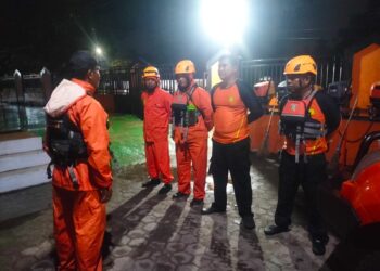 Tujuh Orang Terjebak di Sungai Bangek, Tim SAR Padang Lakukan Operasi Penyelamatan