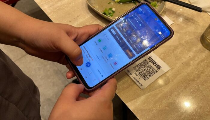 Transaksi Cashless Era, QRIS BRI Populer di Kalangan Anak Muda