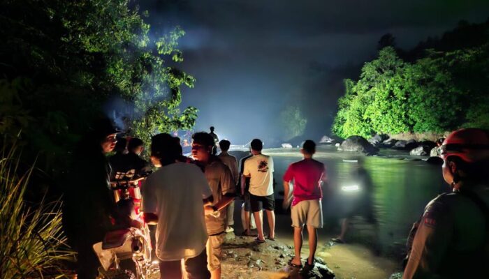 Tujuh Remaja Terjebak di Sungai Bangek Padang Berhasil Dievakuasi Selamat