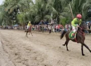 Ribuan Warga Padati Pembukaan Pacu Kudo Padang Pariaman Cup 2025