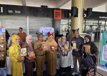 Pembukaan InJourney UMKM Expo 2025 di Selasar Terminal BIM, Selasa (15/4). FARDIANTO