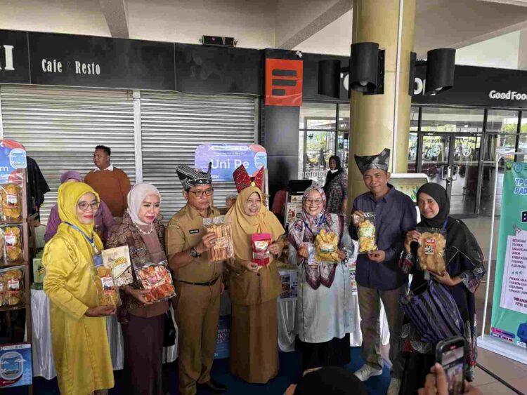 Pembukaan InJourney UMKM Expo 2025 di Selasar Terminal BIM, Selasa (15/4). FARDIANTO