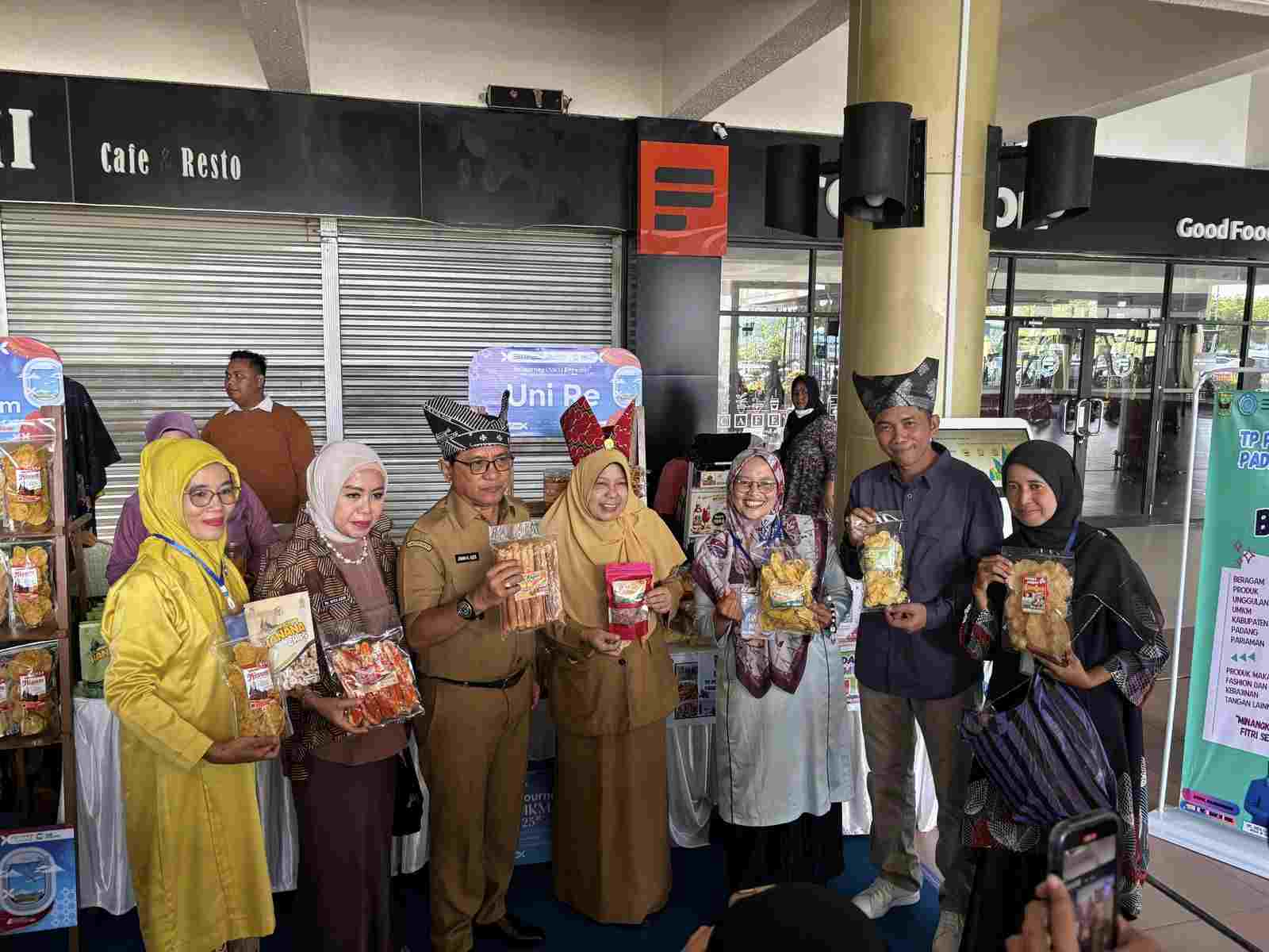 Pembukaan InJourney UMKM Expo 2025 di Selasar Terminal BIM, Selasa (15/4). FARDIANTO