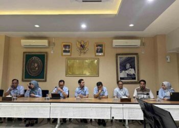 Direktur Utama RSUP M Djamil, dr. Dovy Djanas saat konferensi pers, Senin (21/4/2025). FARDIANTO