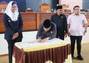 DPRD Dharmasraya Sepakati Perubahan Perda Pajak dan Retribusi Daerah