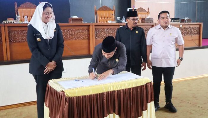 DPRD Dharmasraya Sepakati Perubahan Perda Pajak dan Retribusi Daerah