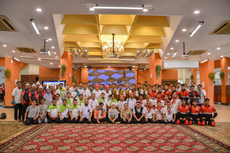 Sebanyak delapan tim dari berbagai anak usaha PT Semen Indonesia (Persero) Tbk (SIG) bersaing dalam ajang Cerdas Cermat SIG K3 Champions League yang digelar di Wisma Indarung, PT Semen Padang, Selasa (18/2). IST