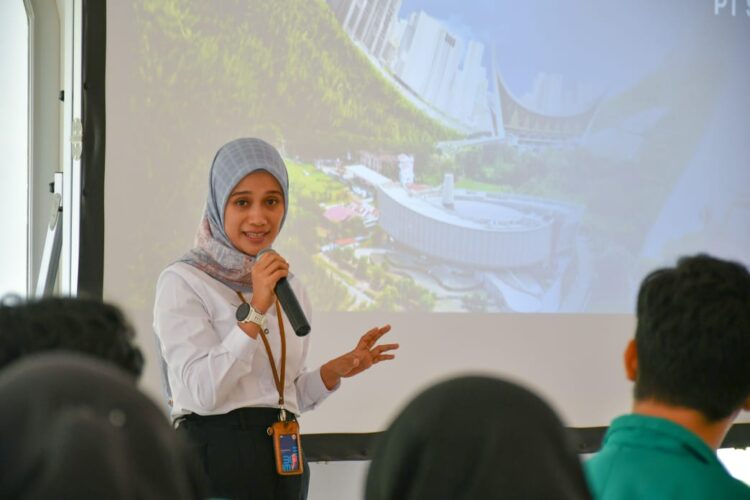 PT Semen Padang kembali menunjukkan komitmennya dalam mendukung pengembangan sumber daya manusia unggul melalui Program Magang Generasi Bertalenta (MAGENTA) Tahun 2025. IST