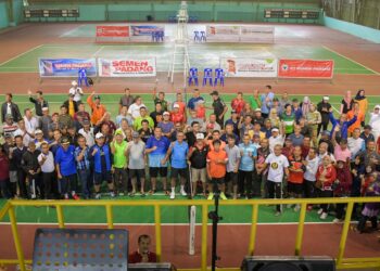 Seratusan Insan Tenis Sumbar Bersilaturahmi di Lapangan Semen Padang