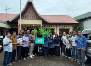 Anggota DPRD Padang Serahkan Bantuan Betor ke LPS Tunas Harapan