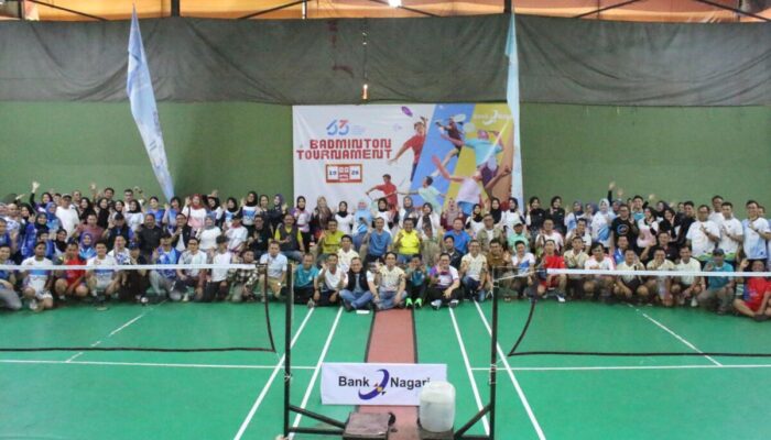 Bank Nagari Gelar Turnamen Badminton Antar Cabang dalam Rangkaian HUT ke-63