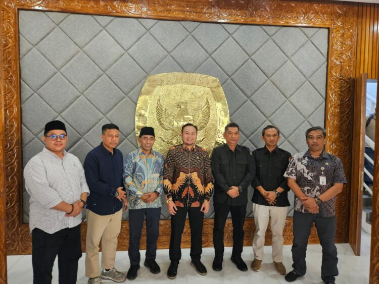 Kunjungan Rahmat Saleh ke Kantor KPU Sumbar, Jumat (18/4/2025). IST