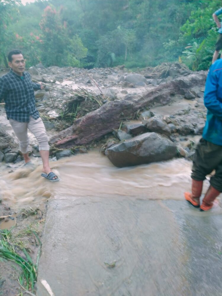 Tanah longsor yang melanda Desa Taman Firdaus, Kecamatan Pintu Rime Gayo, Kabupaten Bener Meriah, Provinsi Aceh (27/4) sumber foto BPBD Kabupaten Bener Meriah