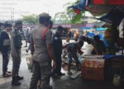 Langgar Perda, Satpol PP Tertibkan Pedagang di Trotoar Pasar Lubuk Buaya Padang