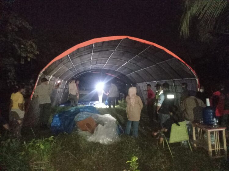 BPBD Padang dirikan tenda pengungsian pasca kebakaran di PT Teluk Luas. IST