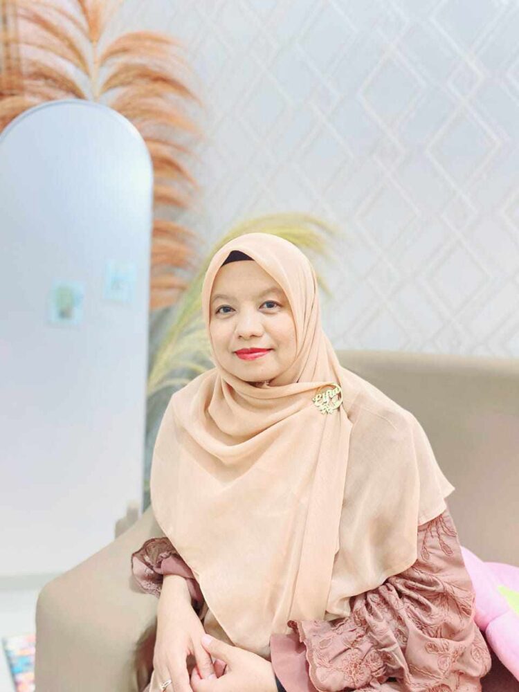 Pakar Hukum Keluarga Universitas Islam Negeri Imam Bonjol Padang (UIN IB), Elfia