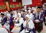 103 JCH Kota Pariaman Tahun 2025 Berangkat Menuju Asrama Haji Padang