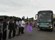 30 Calon Haji Pasbar Kloter 15 Dilepas Menuju Embarkasi Padang