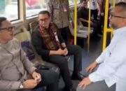 Pertama Kali, Wakil Menteri Naik Bus Trans Padang
