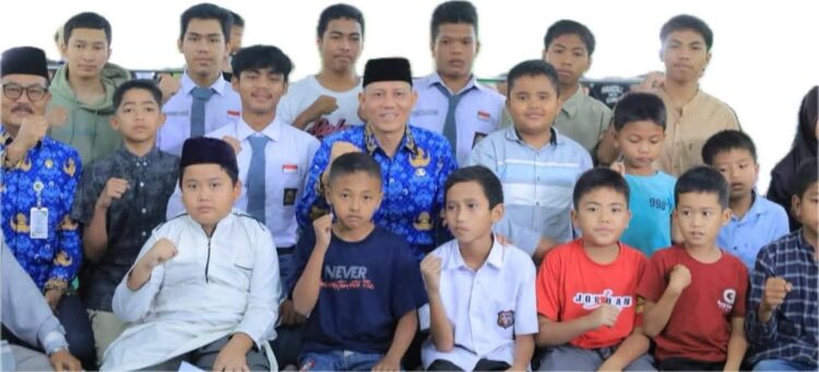 Pemerintah Kabupaten Pasaman kembali menunjukkan keseriusannya dalam membangun sektor pendidikan melalui realisasi program beasiswa berprestasi yang bersumber dari APBD. IST